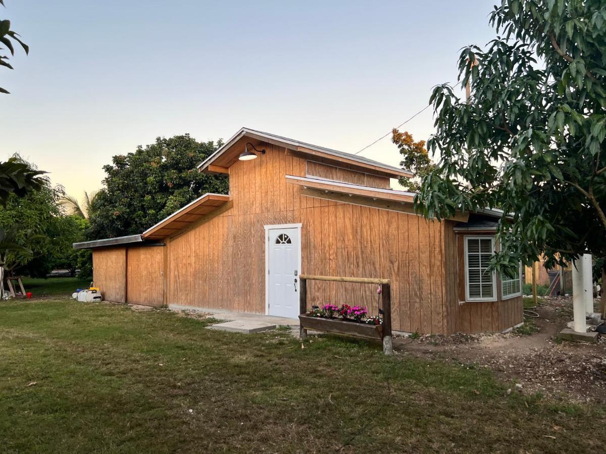 홈스테드 Maria'S Tiny Barn 게스트하우스 외부 사진